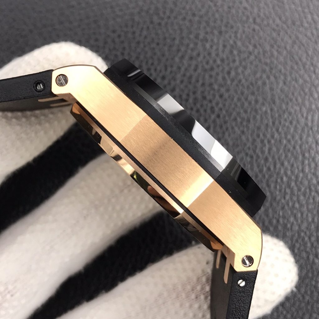 AP ROO Rose Gold Case