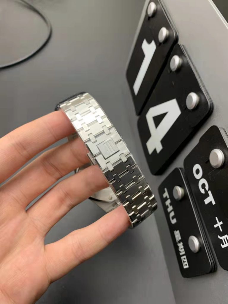Audemars Piguet Royal Oak Chrono White Bracelet