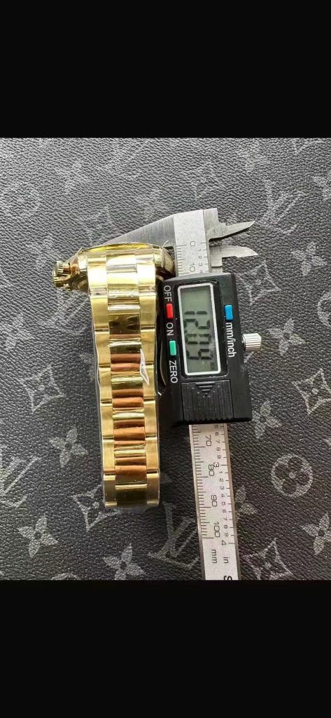Gold Daytona Case Thickness