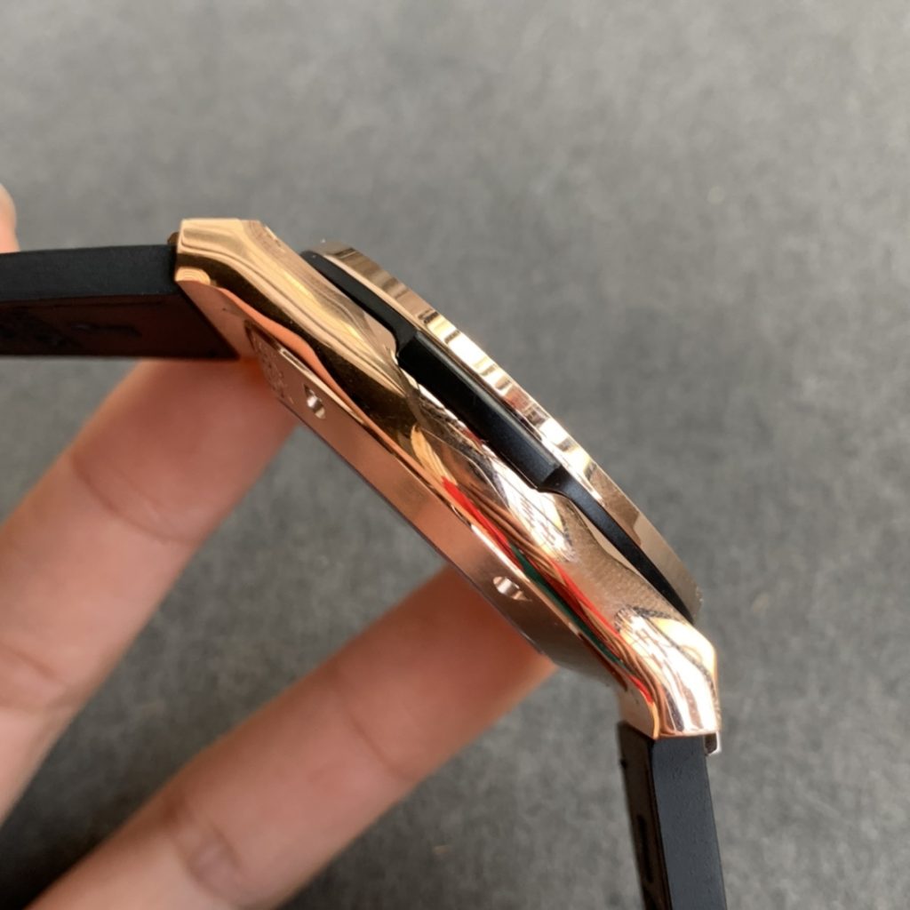 Hublot Classic Fusion Rose Gold Case