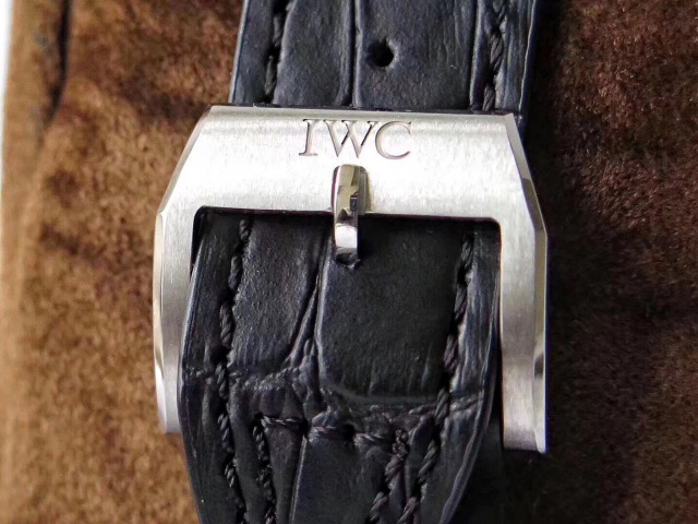 IWC 377725 Buckle