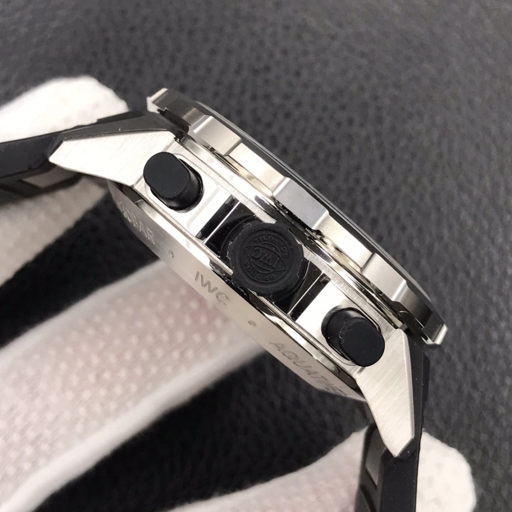 IWC Aquatimer Sharks Crown