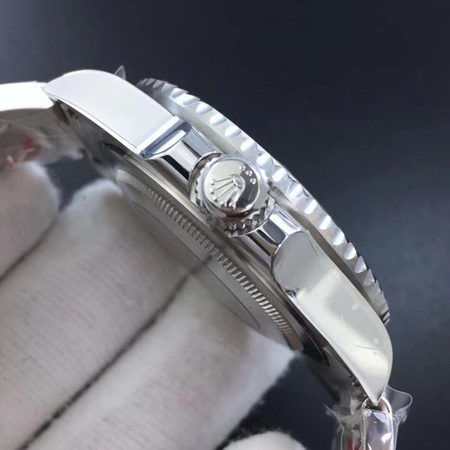 Noob Rolex GMT Master II 116710LN 4