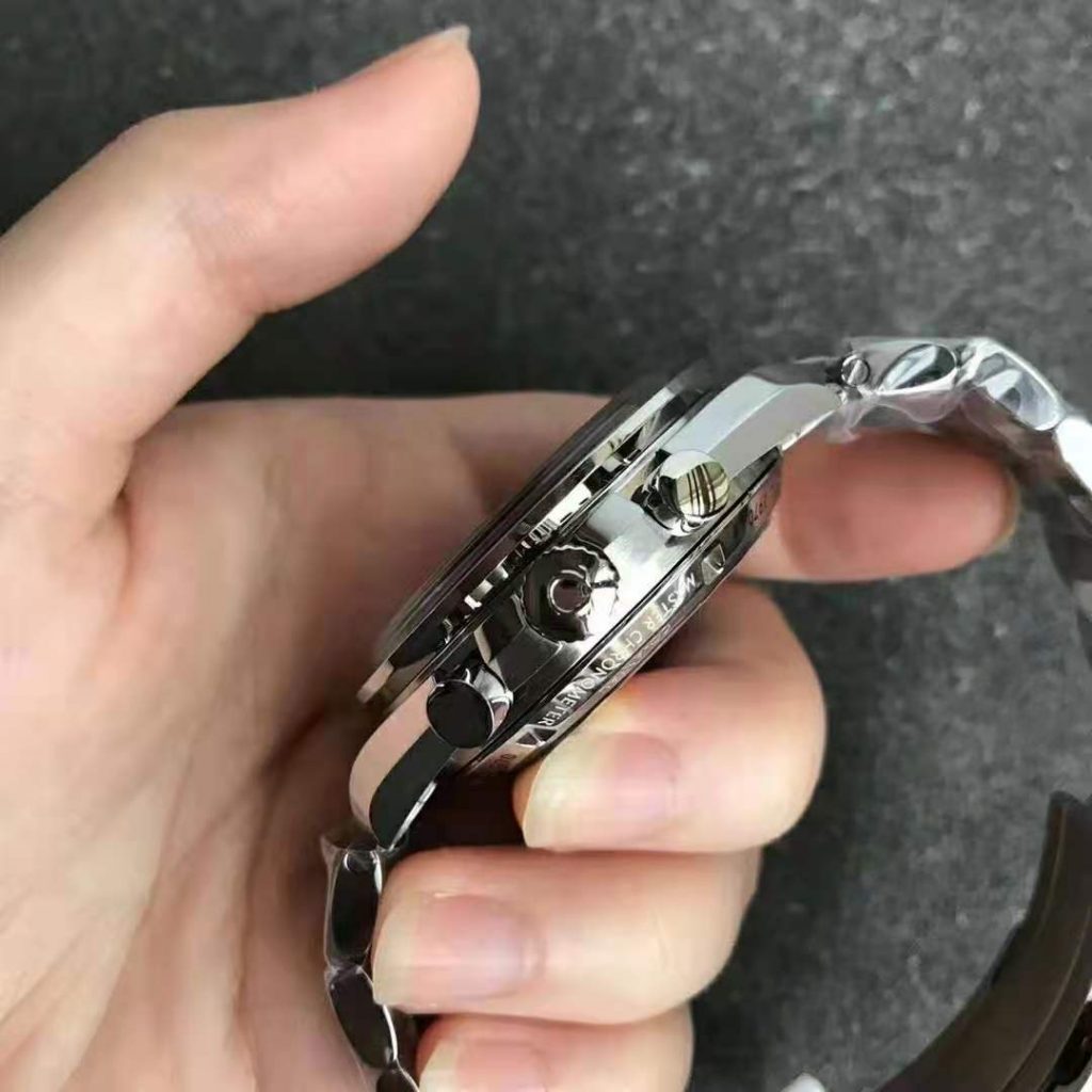 Omega Speedmaster Snoopy Crown