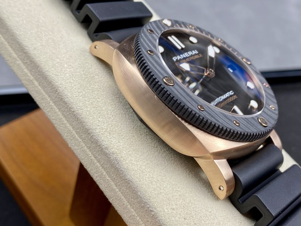 PAM 1070 Rose Gold Case