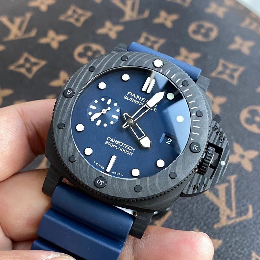 PAM 1232 Carbon Case