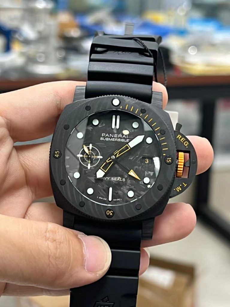 PAM 1324 Carbon Dial