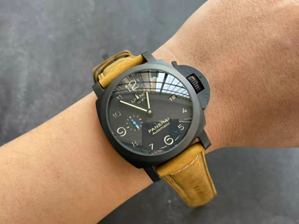 PAM 1441 Wrist Shot