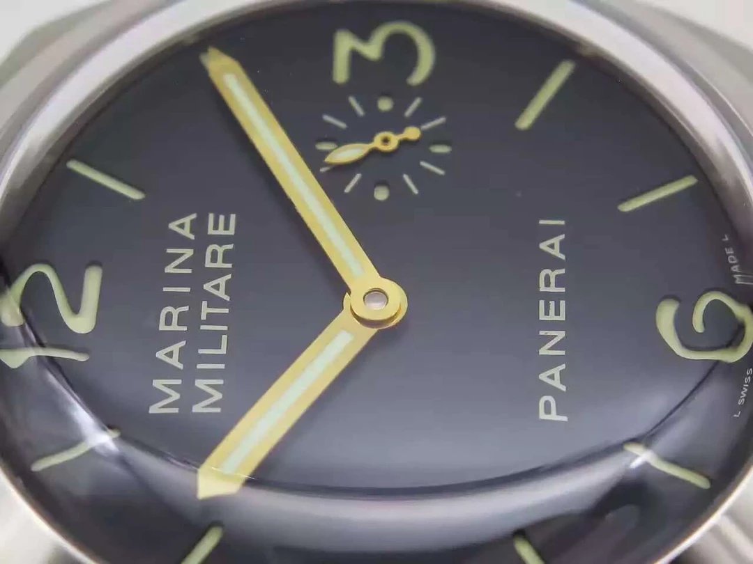 PAM 217 Small Second Hand