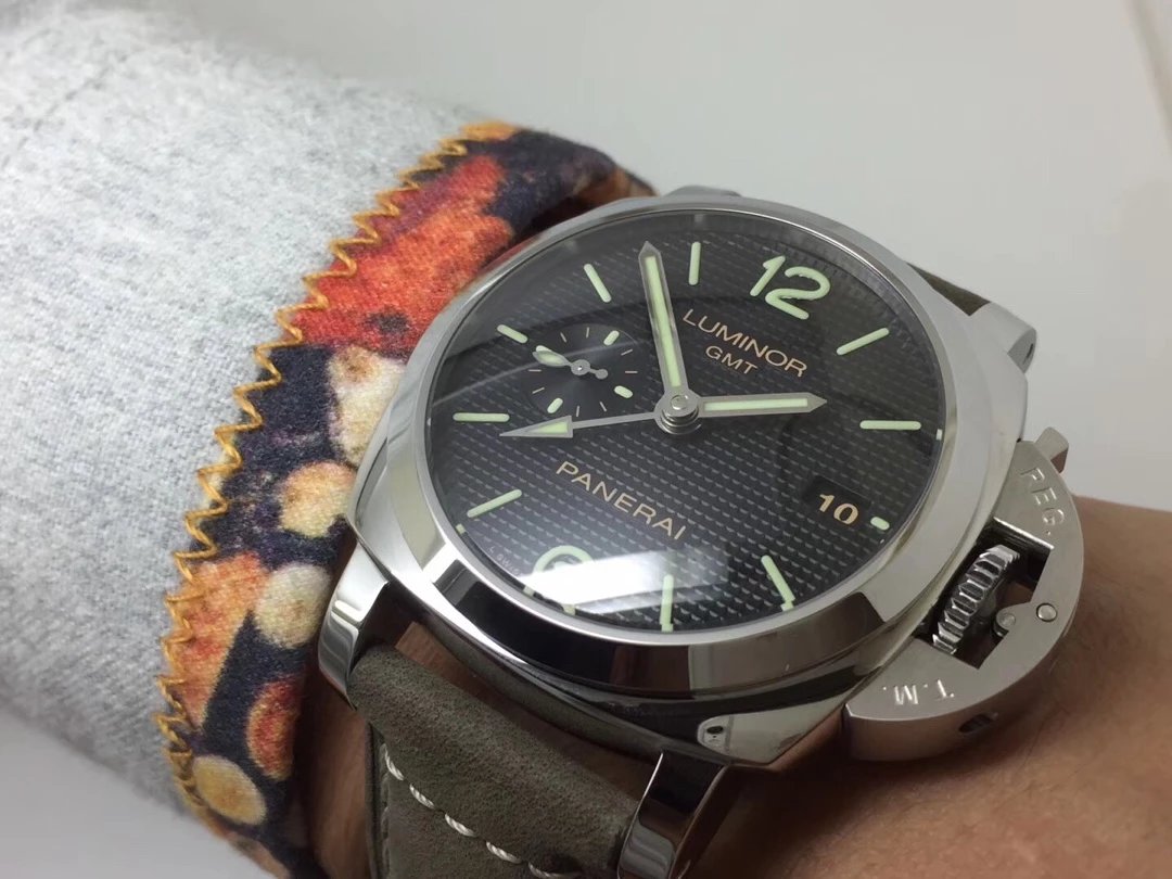 PAM 535 Wrist Shot 1