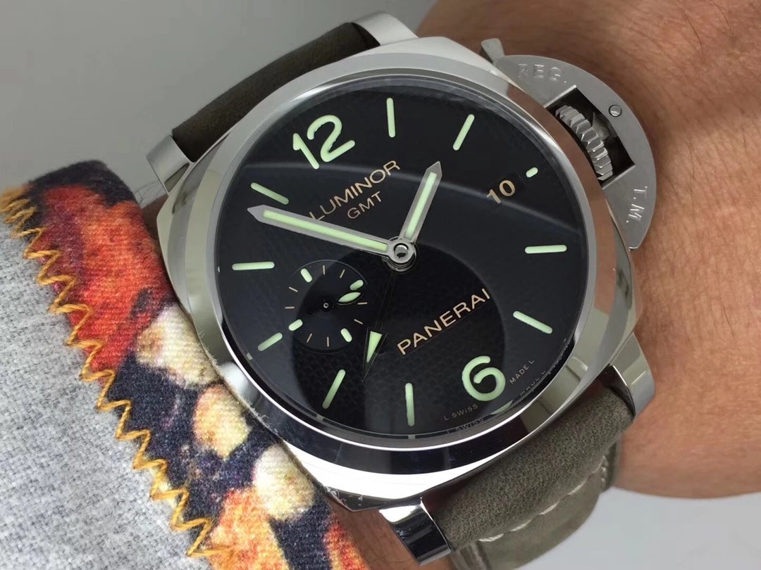 PAM 535 Wrist Shot 3