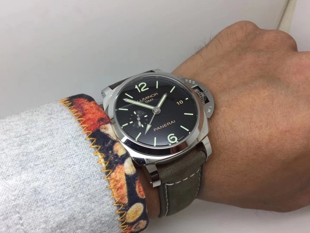 PAM 535 Wrist Shot