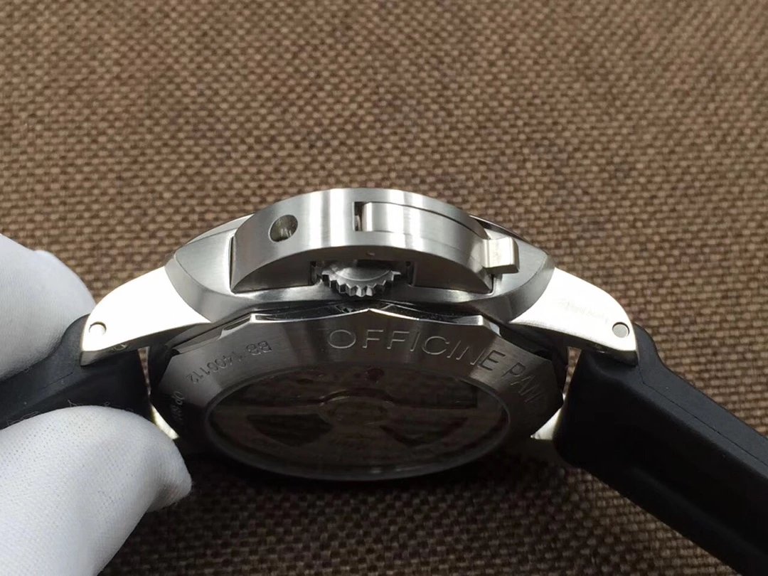 Panerai PAM 320 Crown Bridge