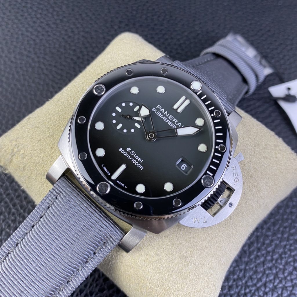 Panerai Submersible PAM 1288 Replica