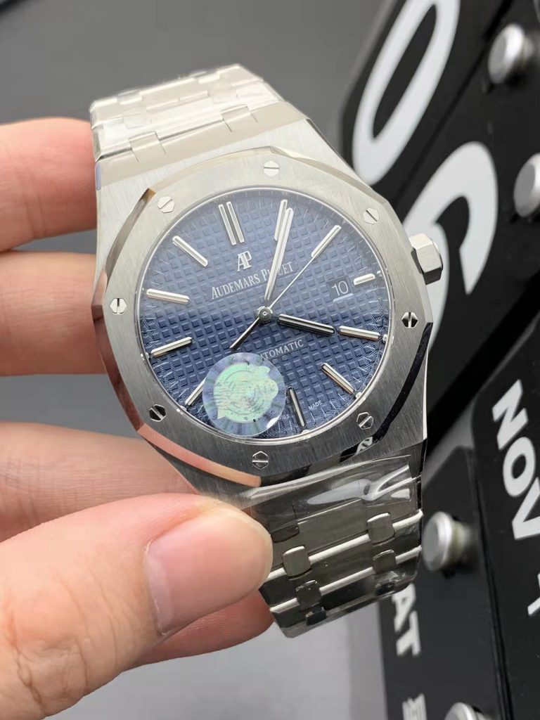 Replica Audemars Piguet Royal Oak 15400 Blue Dial