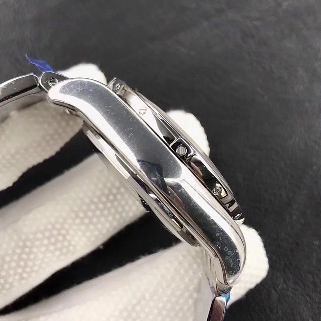 Replica Breitling Chronomat B01 AB0110 Case