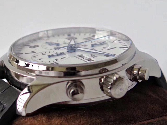 Replica IWC Round Bezel