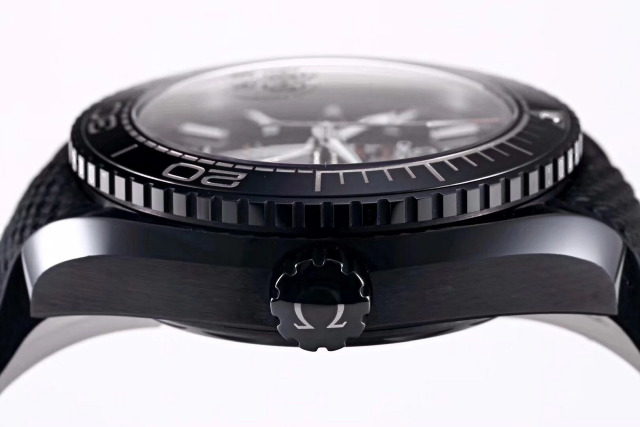 Replica Omega Deep Black Ceramic Crown