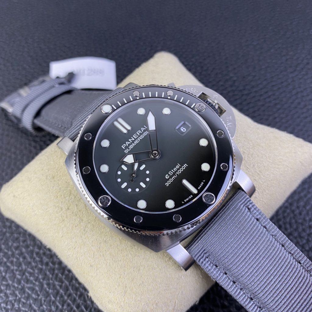 Replica Panerai Submersible eSteel