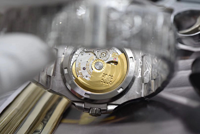 Replica Patek 5711 Crystal Back