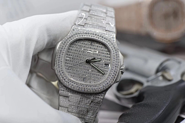 Replica Patek Philippe 5711 Full Diamonds