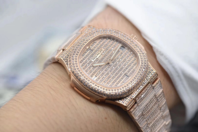Replica Patek Philippe Full Diamond Wrist Shot