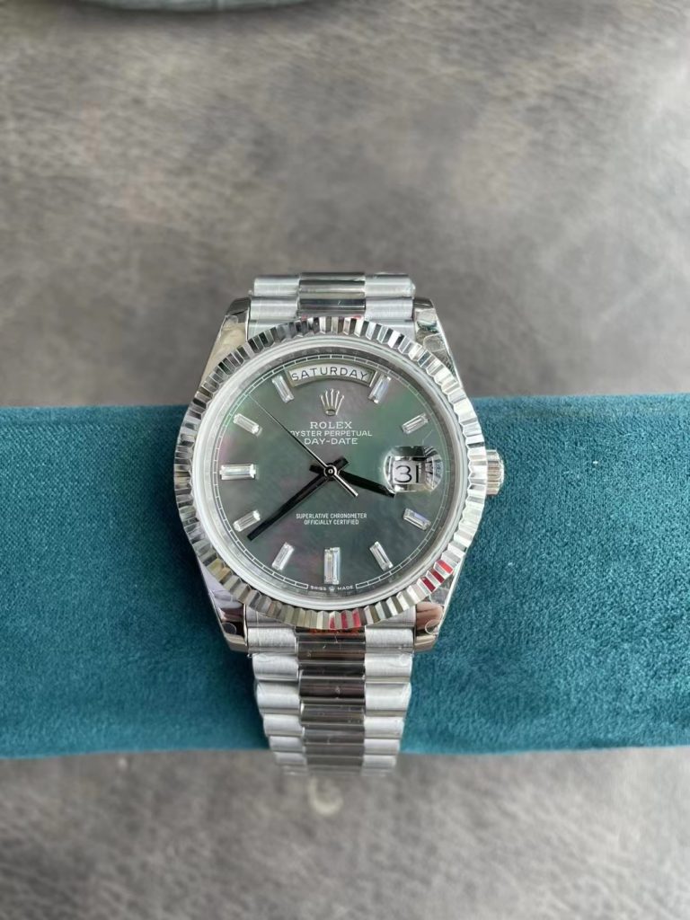 Replica Rolex Day-Date 40mm MOP