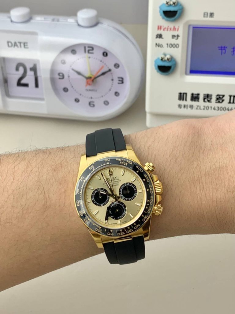 Replica Rolex Daytona 126518 Yellow Gold Wrist Shot