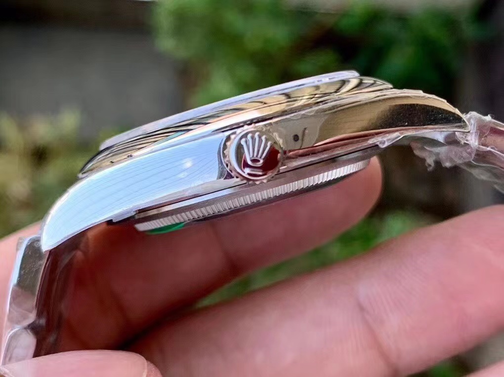Replica Rolex Oyster Perpetual 41mm Crown