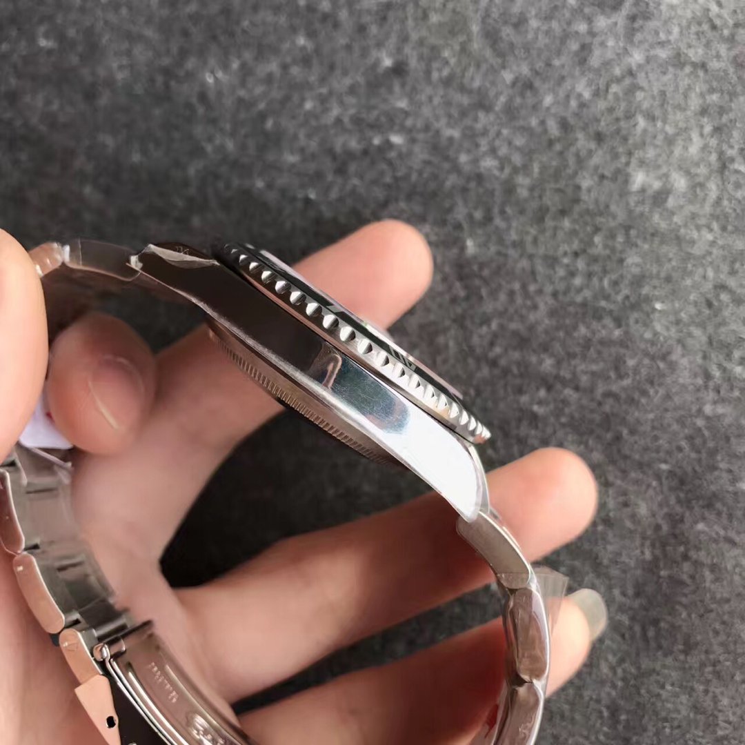 Replica Rolex Submariner 16610LV Case