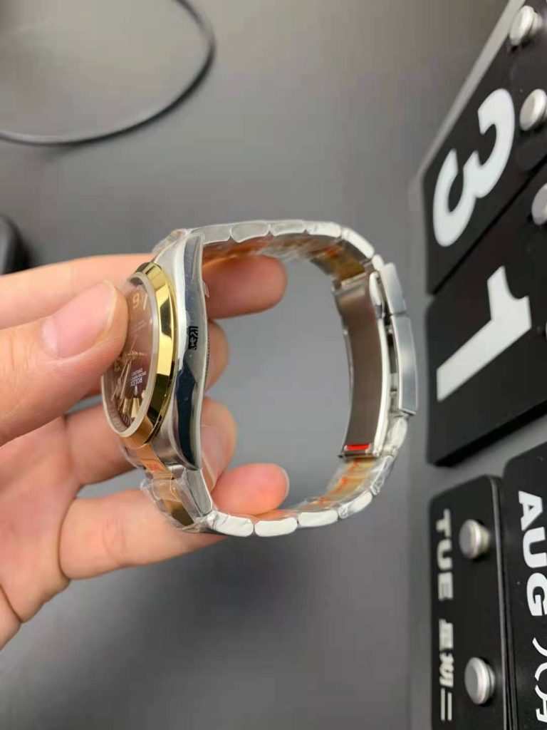 Rolex Explorer I 124173 Case