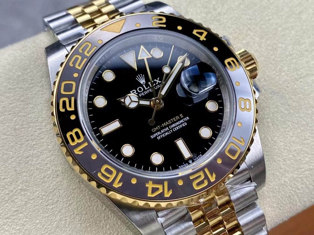 Rolex GMT-Master II 126713GRNR Bezel