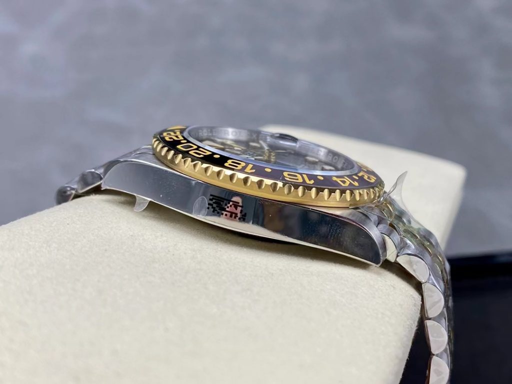 Rolex GMT-Master II 126713GRNR Gold Bezel