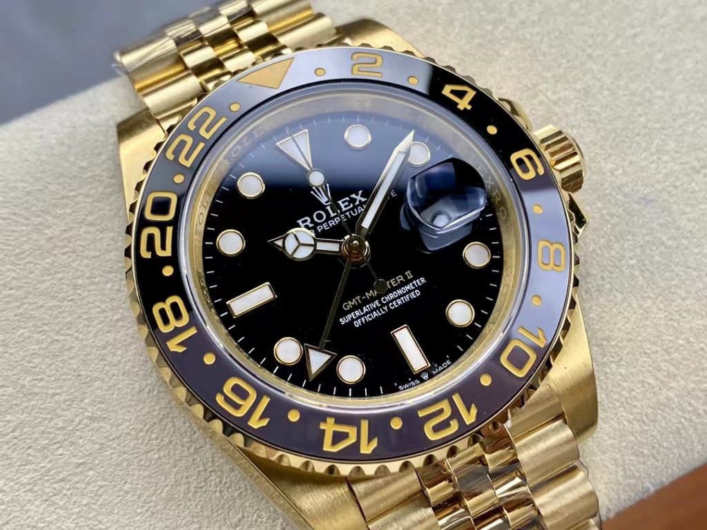 Rolex GMT-Master II 126718GRNR Bezel
