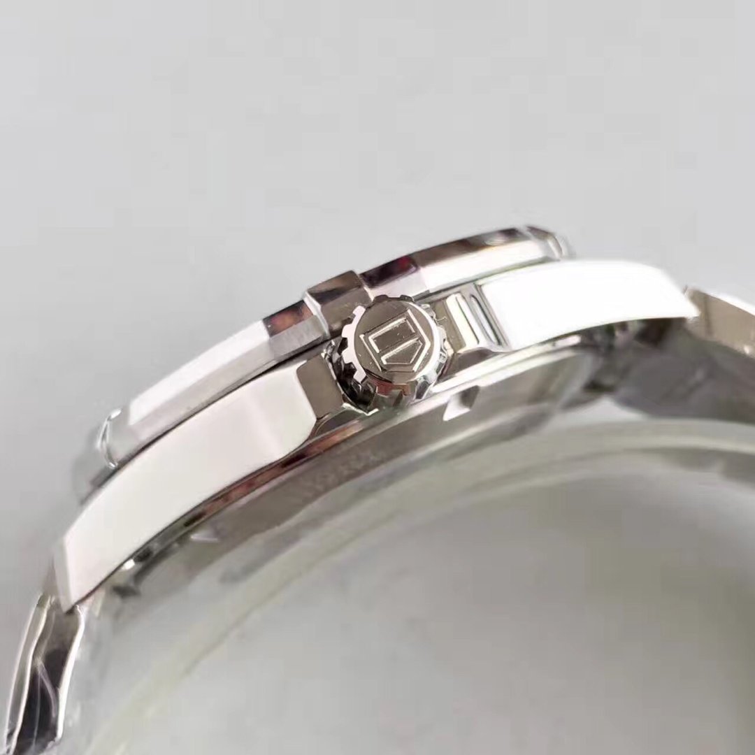 Tag Heuer Aquaracer Crown
