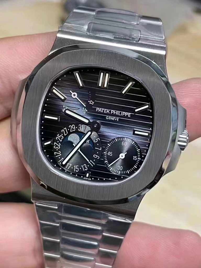 V2 Nautilus 5712 Blue Dial