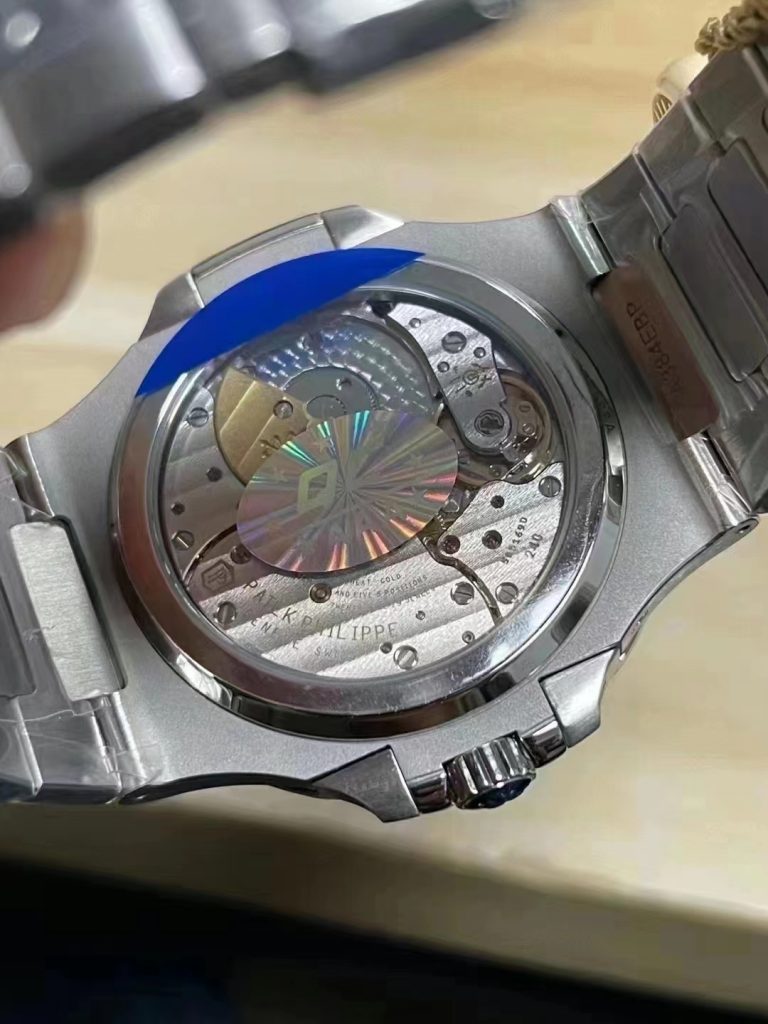 V2 Nautilus 5712 Movement