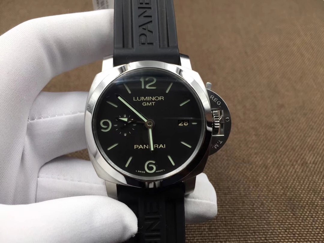 V6 Replica Panerai Luminor GMT PAM 320