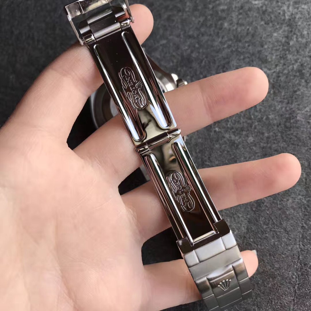 Vintage Replica Rolex 16610LV Clasp Engraving